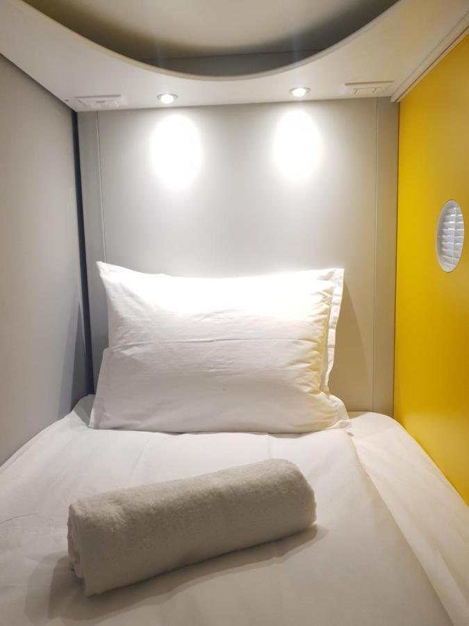 Green Cube Capsule Hostel Sofia Bagian luar foto