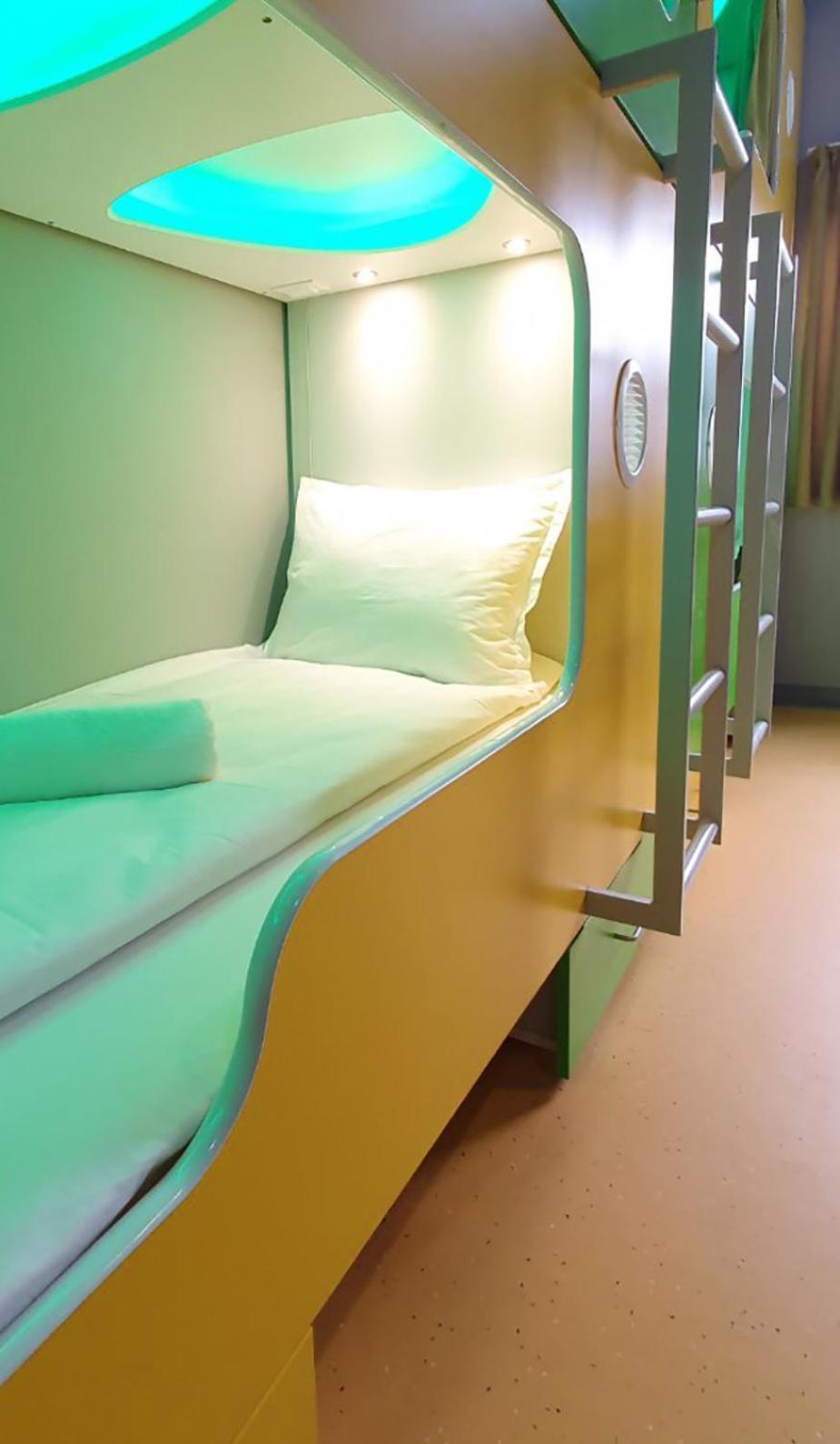 Green Cube Capsule Hostel Sofia Bagian luar foto