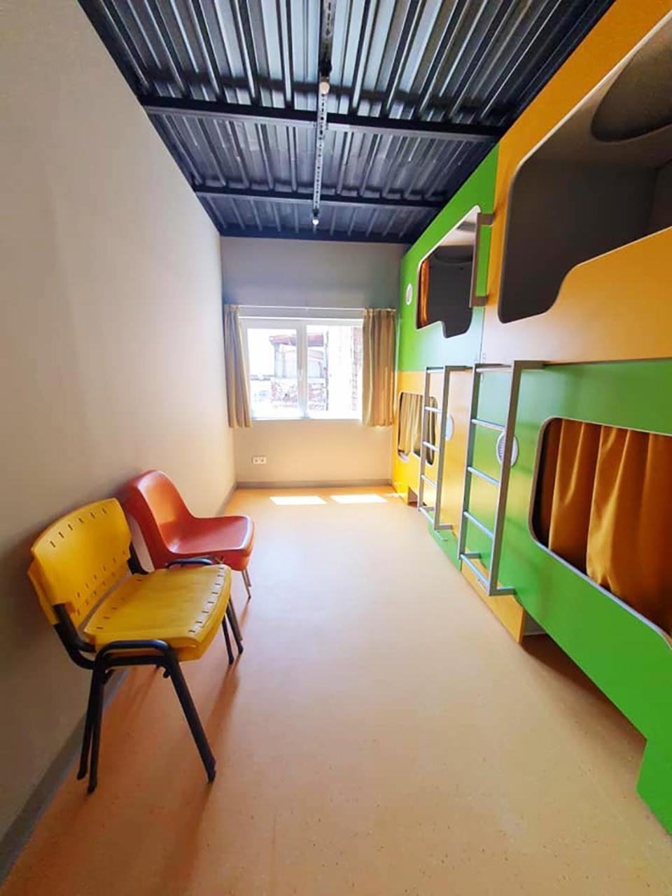 Green Cube Capsule Hostel Sofia Bagian luar foto