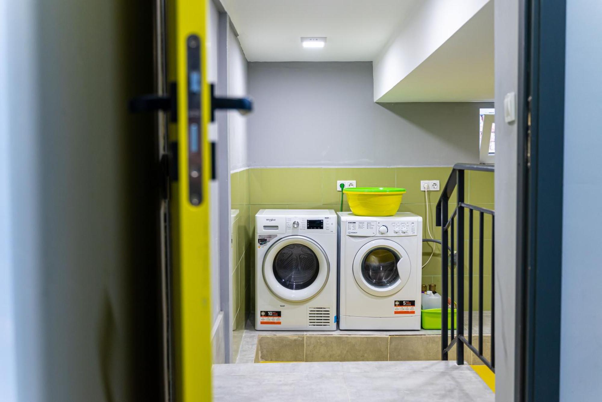 Green Cube Capsule Hostel Sofia Bagian luar foto