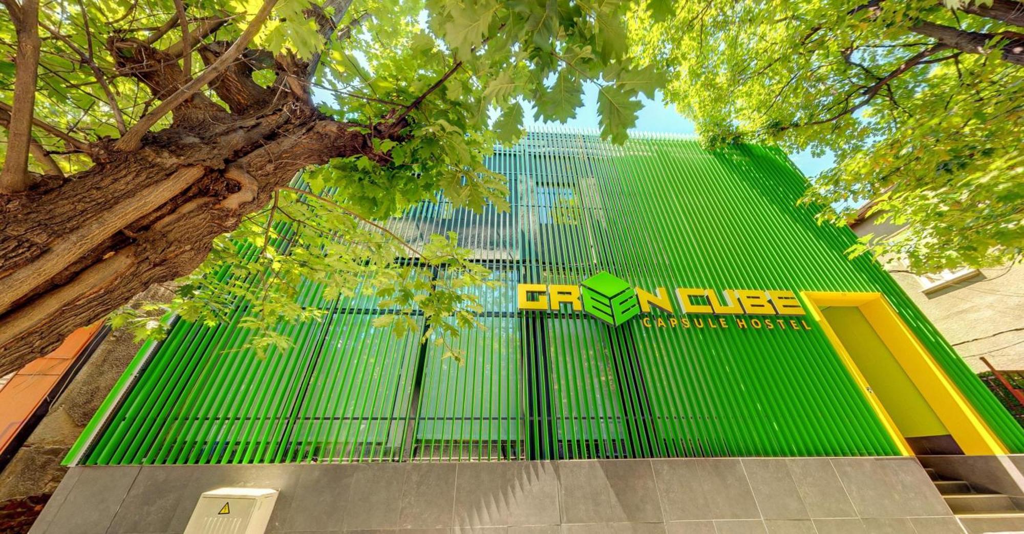 Green Cube Capsule Hostel Sofia Bagian luar foto